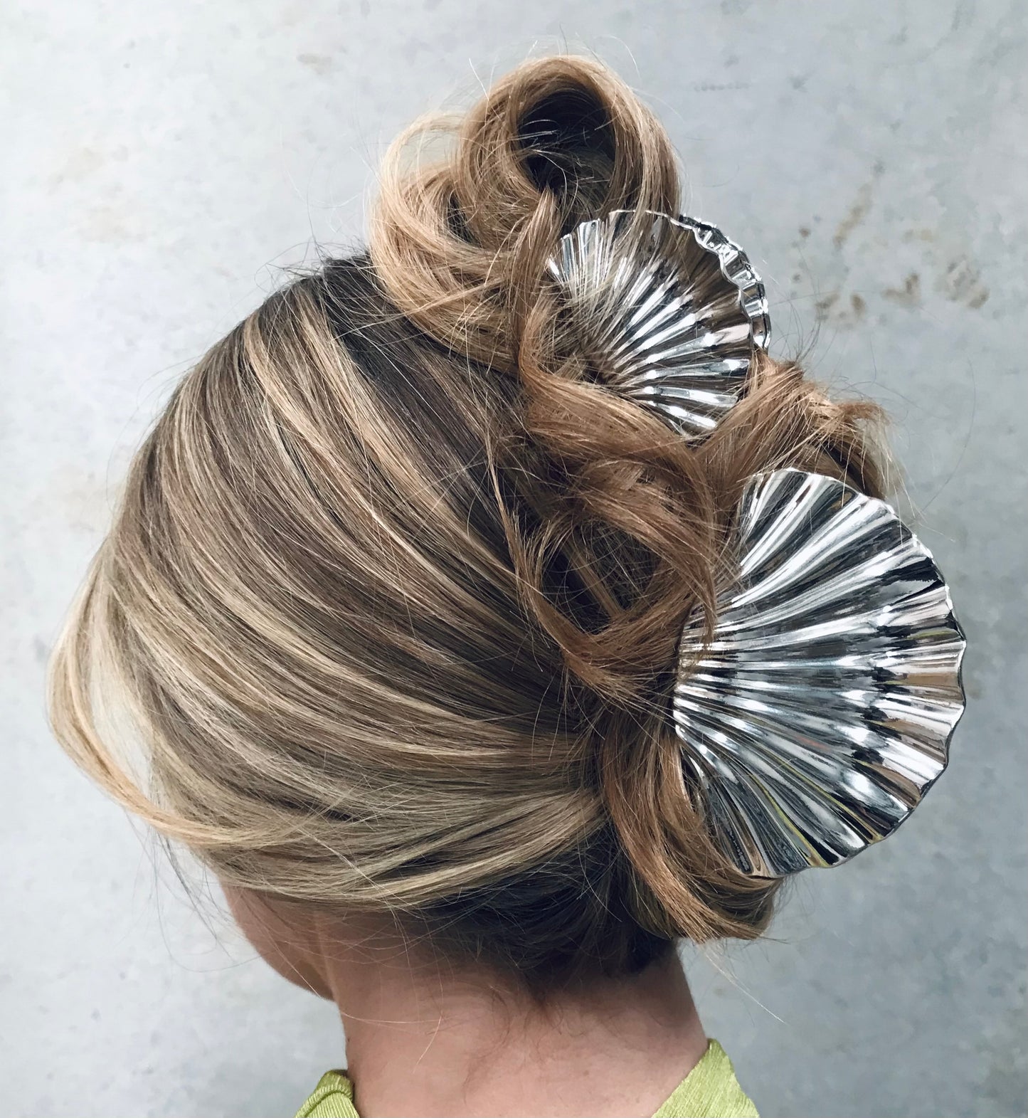 Cora Shell Mini Clip