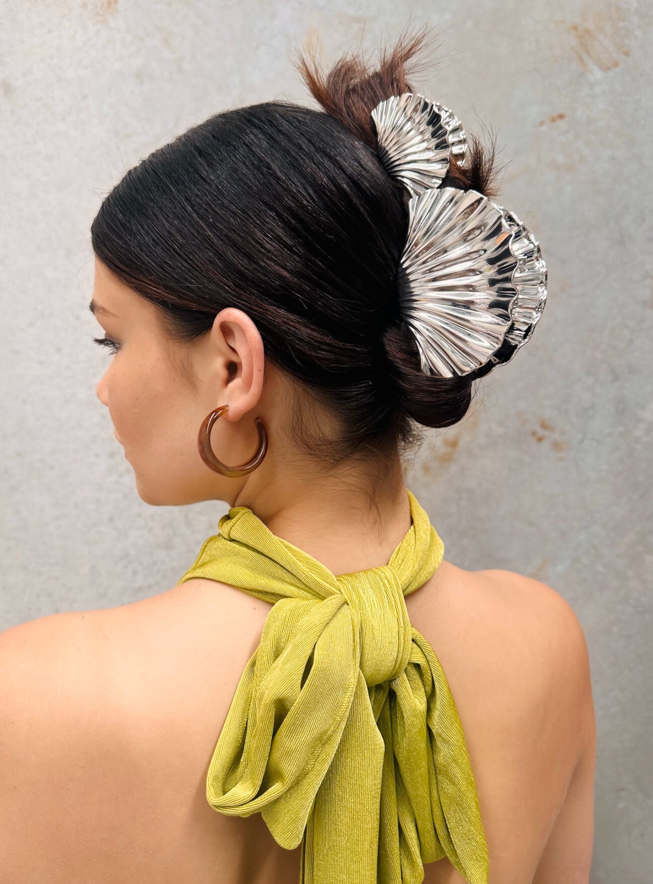 Cora Shell Large Clip
